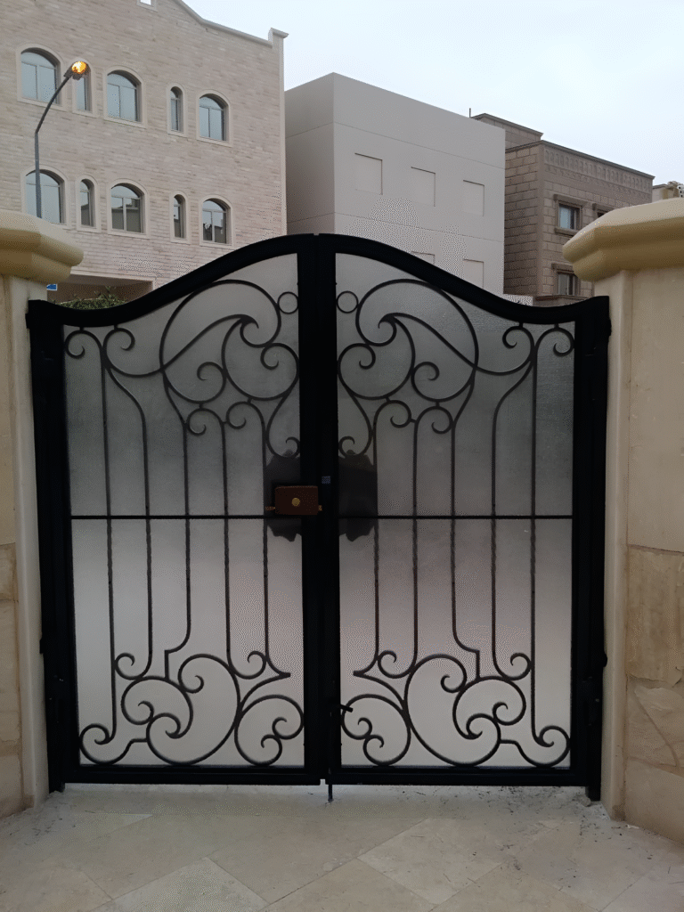 Metal Gate